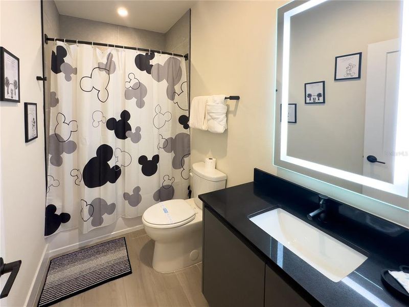 Furnished interior view inside a new home in , Clermont (Image 15).