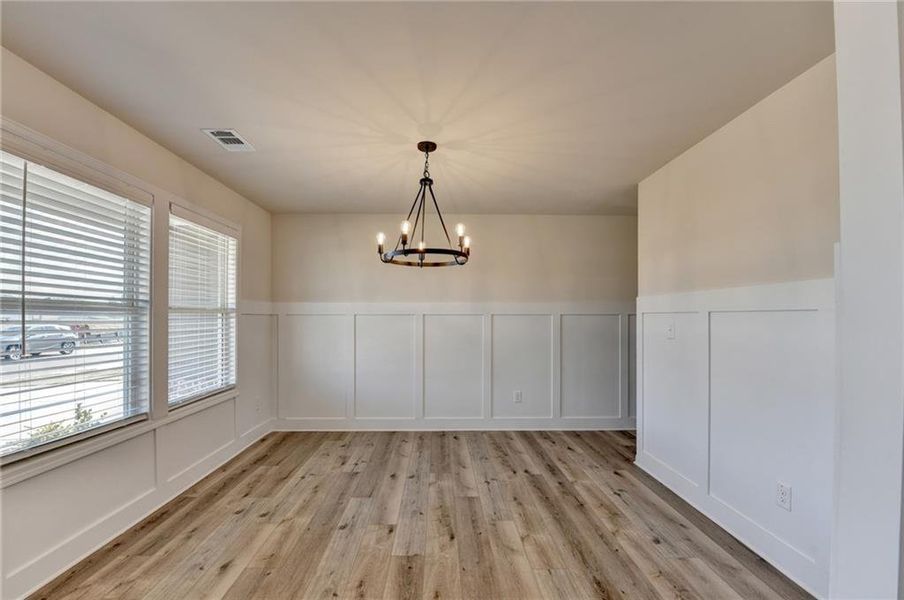 Spacious, unfurnished interior of a new home in , Auburn (Image 12).