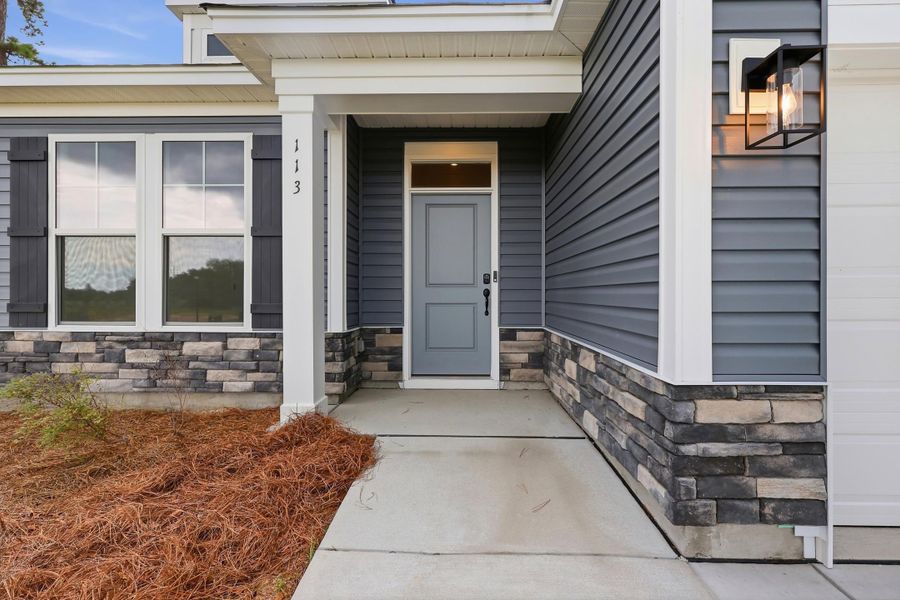 Exterior details and patio area of a home in Oak Grove, Conway (Image 3).