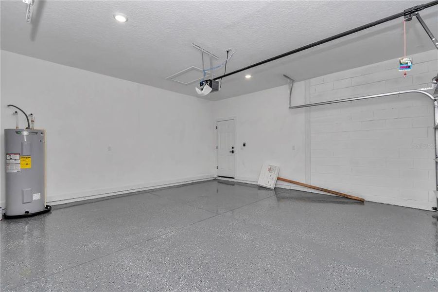 Spacious, unfurnished interior of a new home in , Ocala (Image 38).