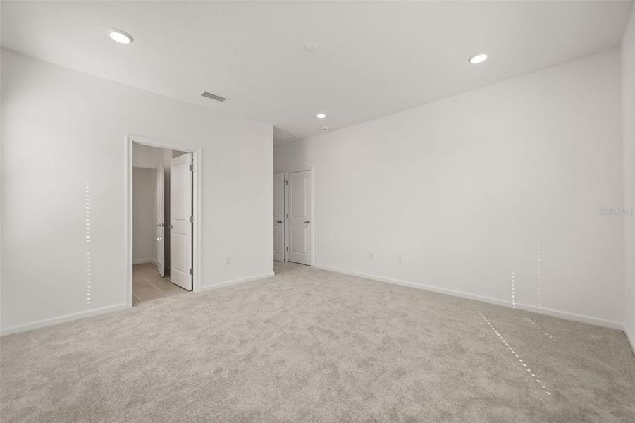 Spacious, unfurnished interior of a new home in , Orlando (Image 39).