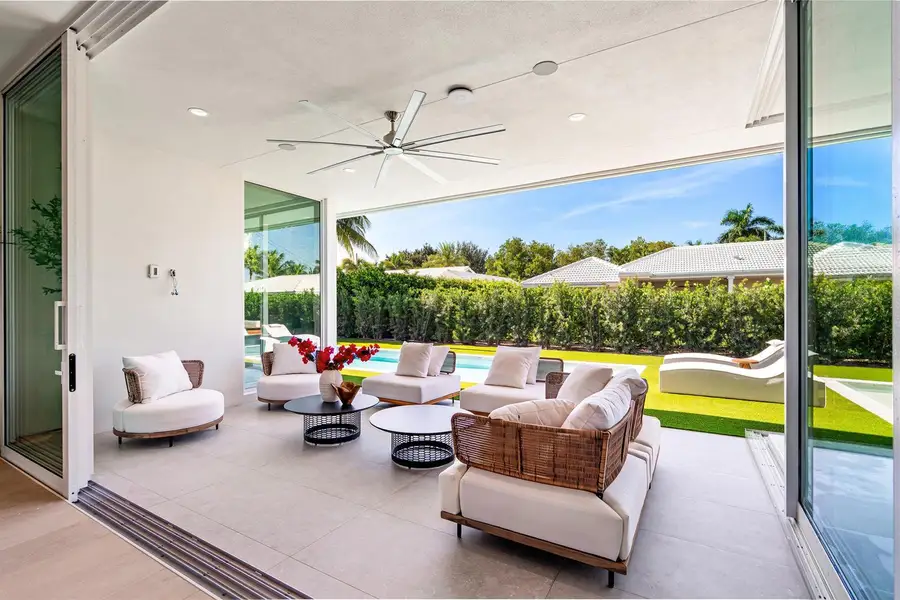 PATIO_ANGLE_LEFT
