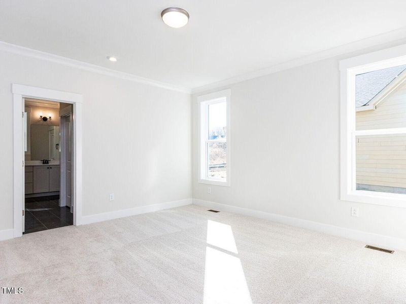 018-1280x960-primary-bedroom