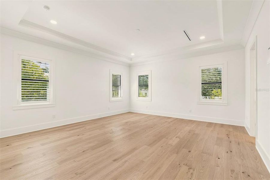 Spacious, unfurnished interior of a new home in , Tampa (Image 83).