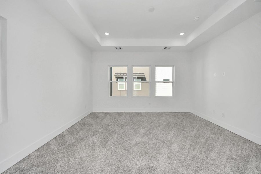 Spacious, unfurnished interior of a new home in , Houston (Image 22).