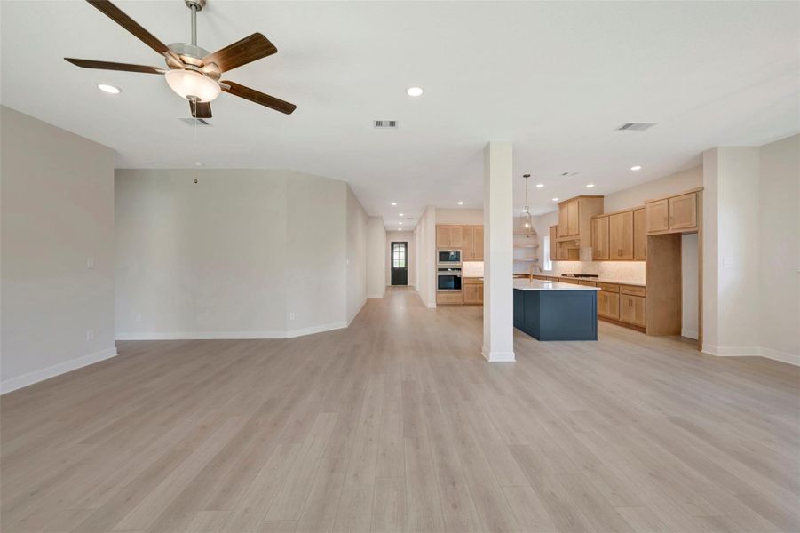 Spacious, unfurnished interior of a new home in The Woodlands Hills - Summit Collection, Willis (Image 30).