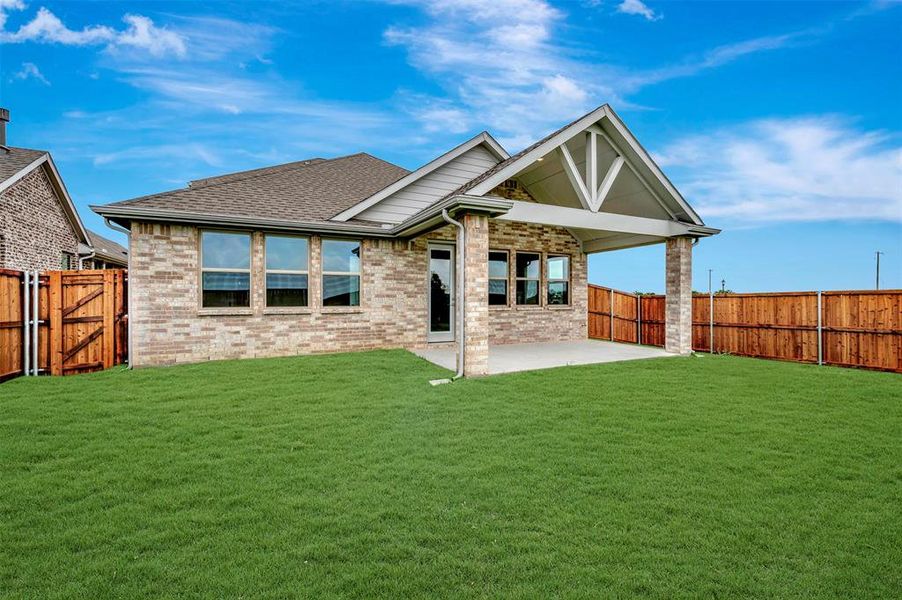 Exterior details and patio area of a home in Heritage Ranch, Sherman (Image 18). Exterior details and patio area of a home in Heritage Ranch, Sherman (Image 18).