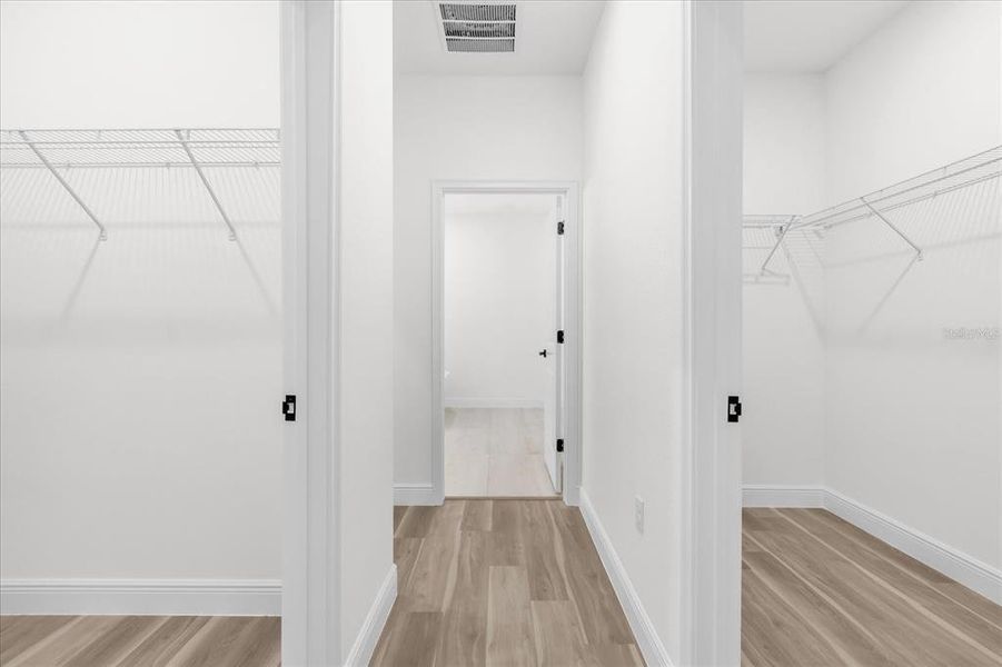 Spacious, unfurnished interior of a new home in , Citrus Springs (Image 30).