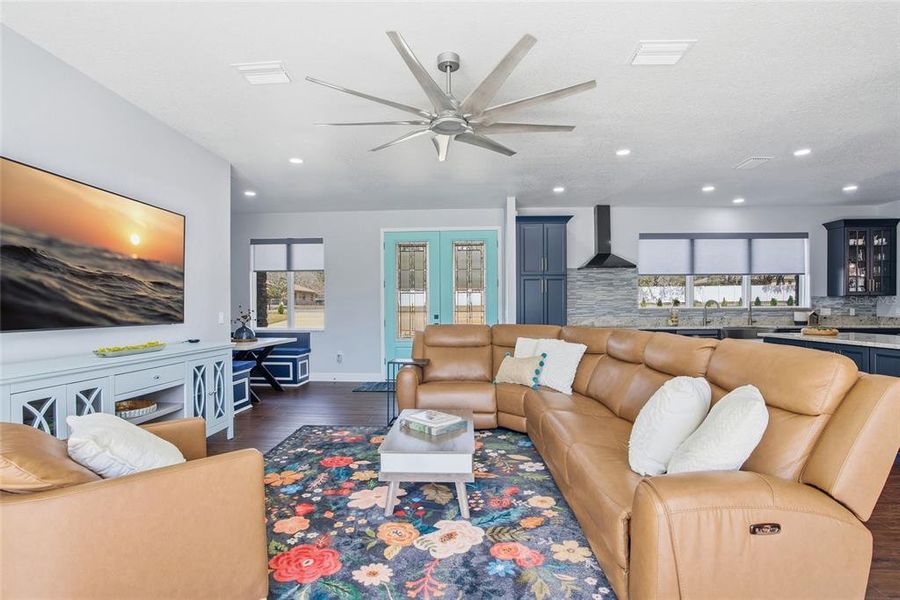 Furnished interior view inside a new home in , Spring Hill (Image 18).