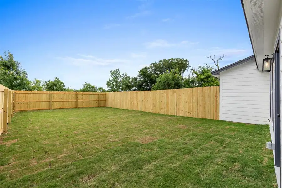 Exterior details and patio area of a home in , Robinson (Image 3).