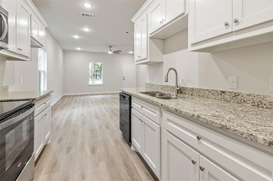 Furnished interior view inside a new home in , Mabank (Image 14).