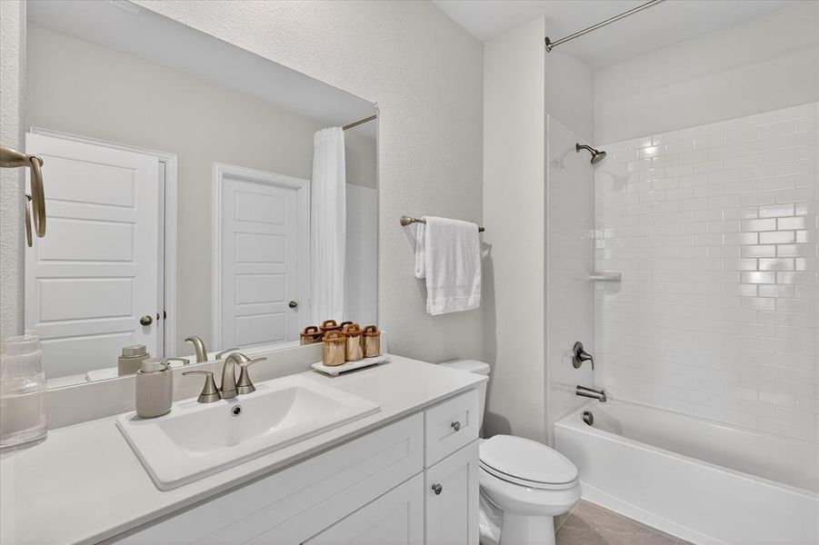 Furnished interior view inside a new home in , Dallas (Image 5).