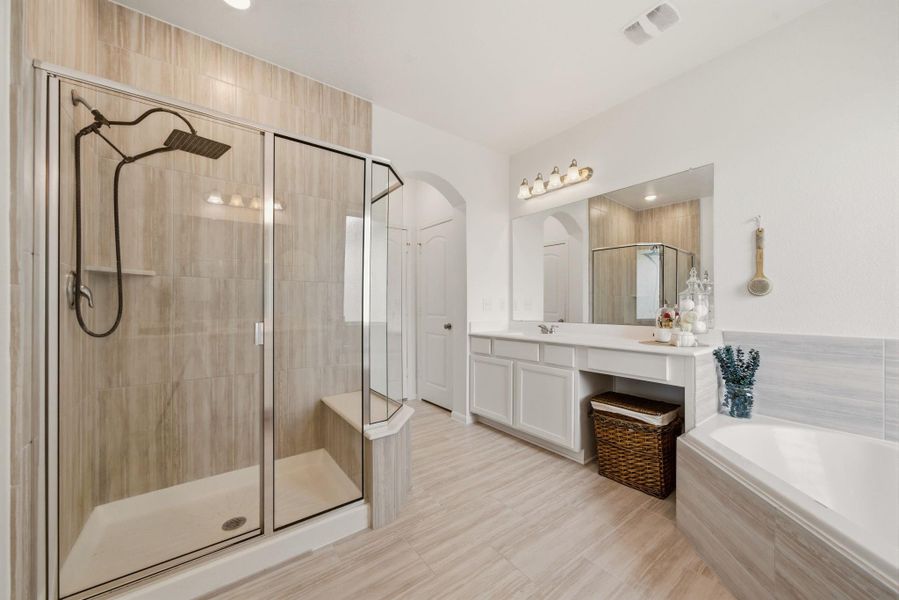 Furnished interior view inside a new home in , Waller (Image 33).