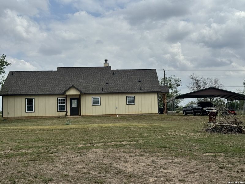 Exterior details and patio area of a home in , Seguin (Image 17).