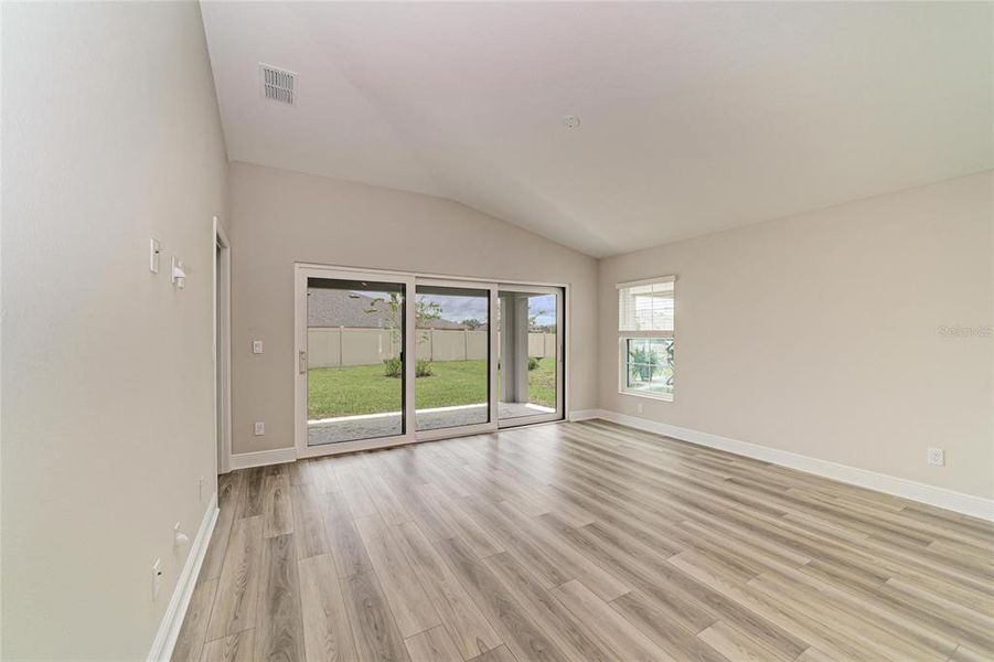Spacious, unfurnished interior of a new home in Crosswind Point, Parrish (Image 18).