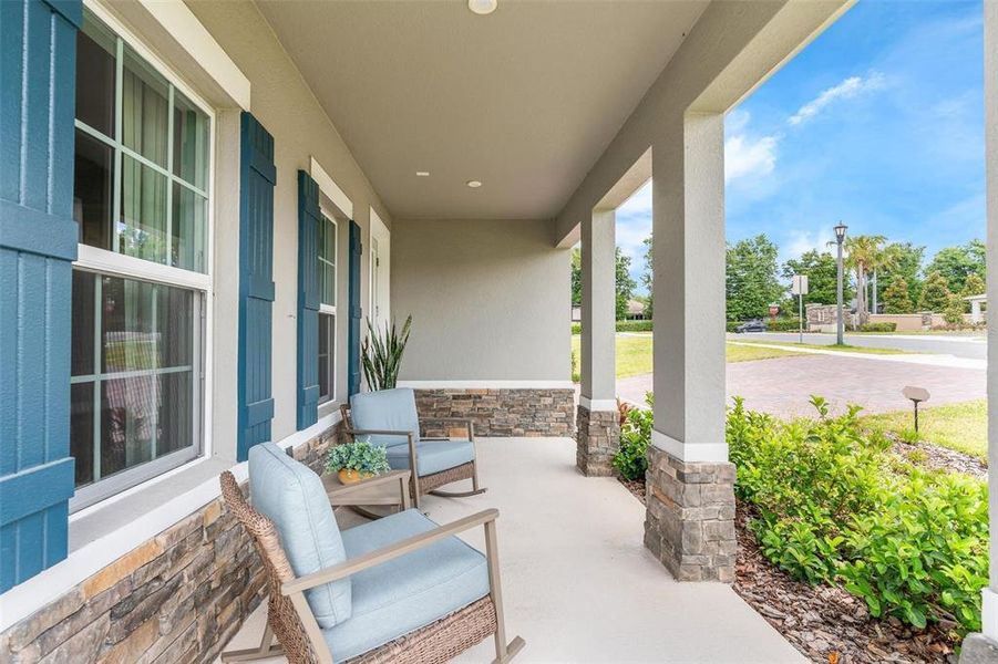 Exterior details and patio area of a home in Bella Terra, Clermont (Image 30).