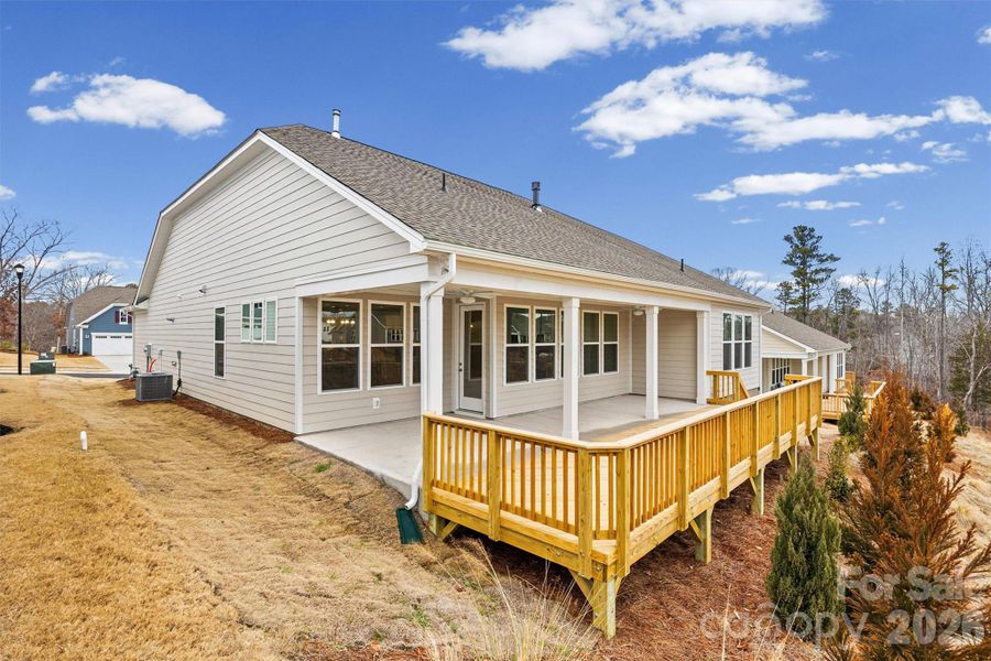 Exterior details and patio area of a home in Handsmill on Lake Wylie, York (Image 18).