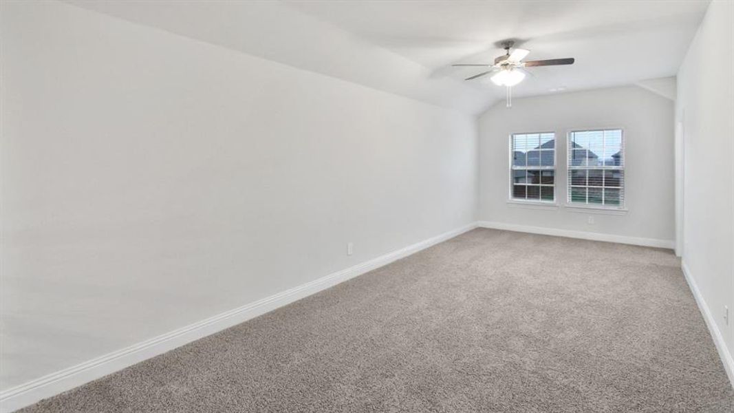 Spacious, unfurnished interior of a new home in The Landing at Hidden Lakes, McKinney (Image 11).