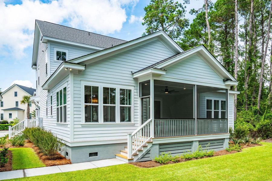 Exterior details and patio area of a home in , Wando (Image 34).