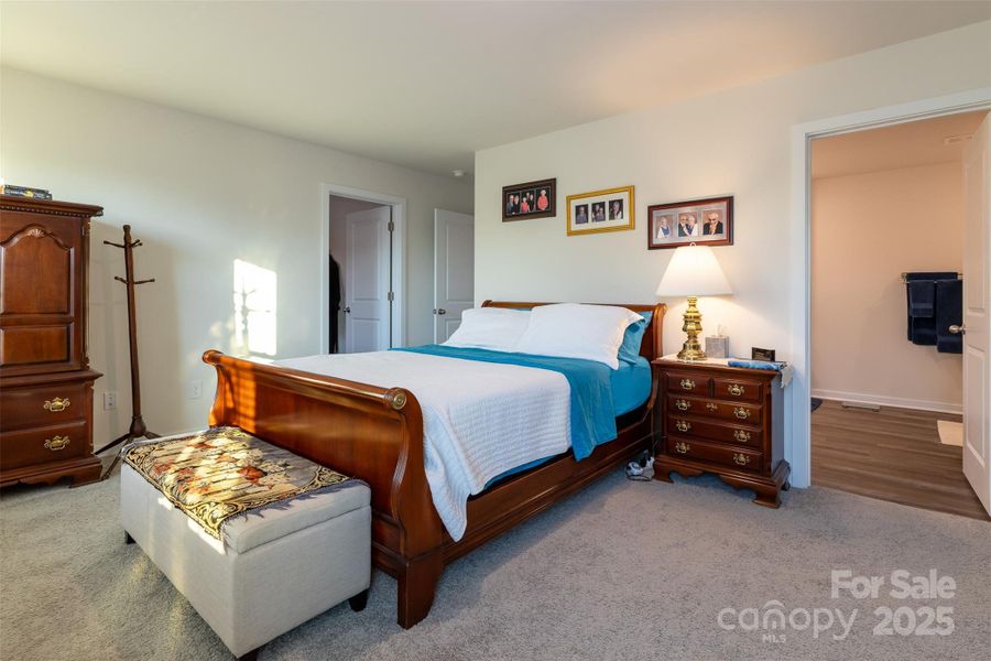 Furnished interior view inside a new home in , Kings Mountain (Image 11).