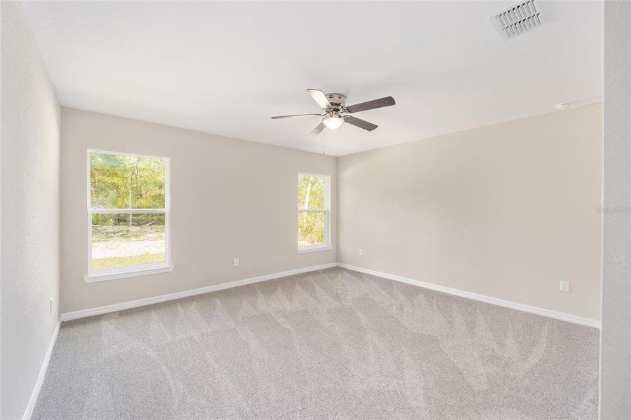 Spacious, unfurnished interior of a new home in , Dunnellon (Image 15).