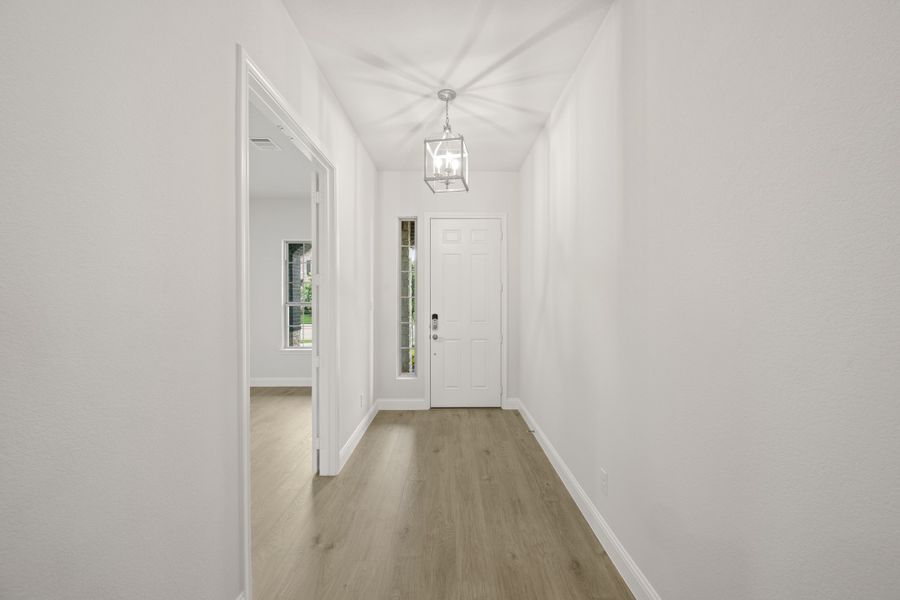 Spacious, unfurnished interior of a new home in Sheppard's Place, Waxahachie (Image 14).