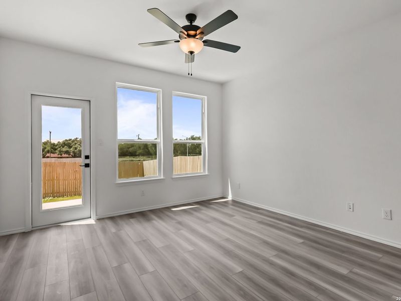 Spacious, unfurnished interior of a new home in Meadows at Oak Creek, San Antonio (Image 21).