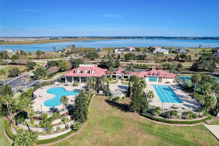 Community amenities in , Auburndale (Image 31).