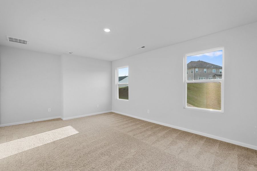 Spacious, unfurnished interior of a new home in Hanes Lake, Winston-Salem (Image 30). Spacious, unfurnished interior of a new home in Hanes Lake, Winston-Salem (Image 30).