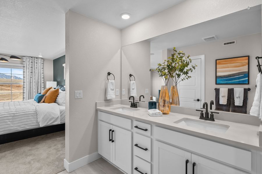 Representative furnished interior of a home built from the Independence by Taylor Morrison in Trailstone Townhomes - The Westerly Collection, Arvada (Image 8).