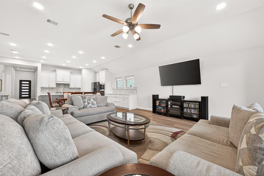 Furnished interior view inside a new home in StoneCreek Estates, Richmond (Image 11). Furnished interior view inside a new home in StoneCreek Estates, Richmond (Image 11).