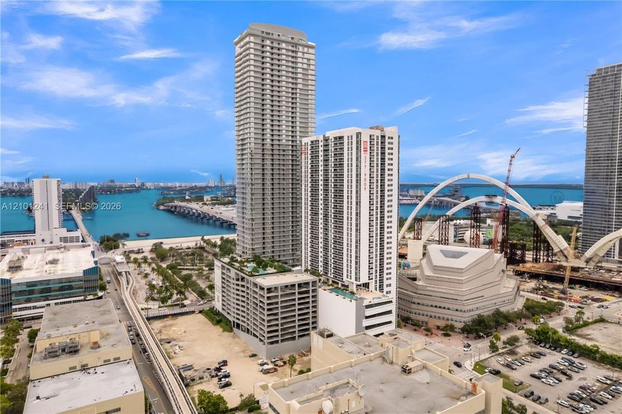 Condo located in Miami, FL showcasing its design and architecture (Image 3). Condo located in Miami, FL showcasing its design and architecture (Image 3).