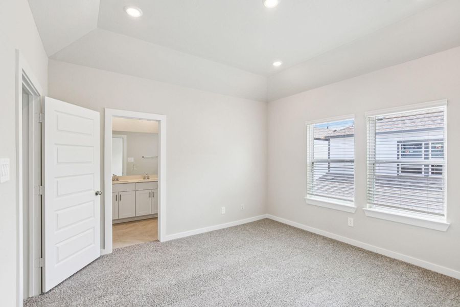 Spacious, unfurnished interior of a new home in Spring Brook Village - City Series, Houston (Image 35). Spacious, unfurnished interior of a new home in Spring Brook Village - City Series, Houston (Image 35).