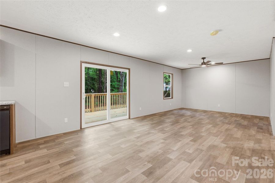 Spacious, unfurnished interior of a new home in , Lincolnton (Image 27).