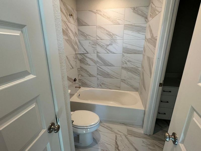 Furnished interior view inside a new home in Nolina, Georgetown (Image 8).