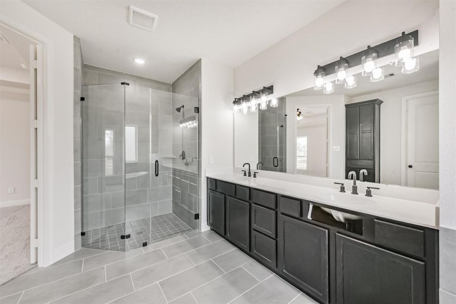 Furnished interior view inside a new home in , Baytown (Image 16).