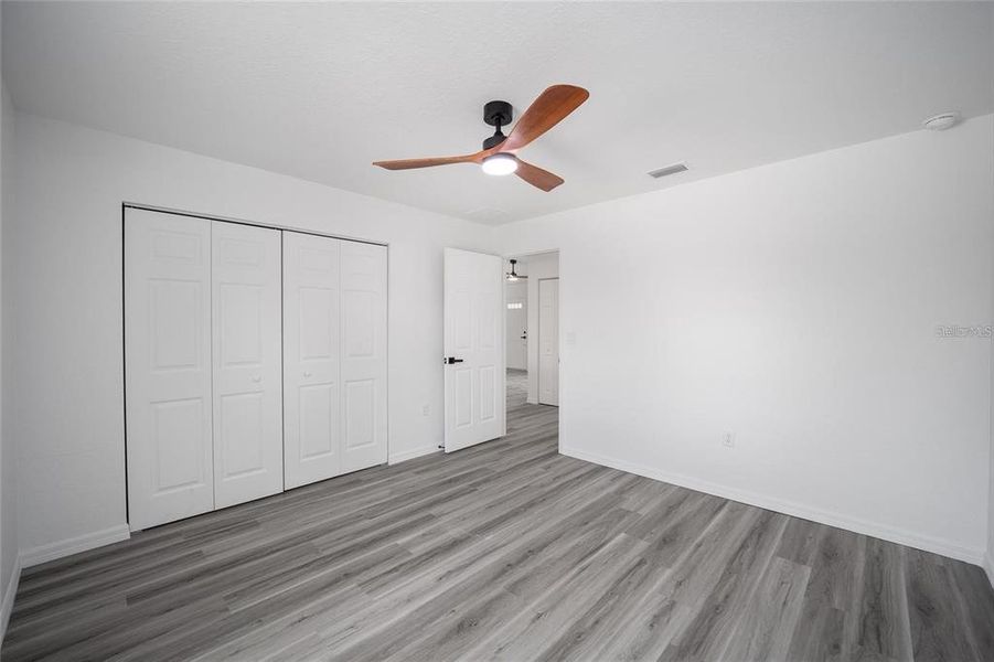 Spacious, unfurnished interior of a new home in , Ocala (Image 13).