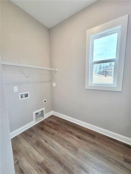 Spacious, unfurnished interior of a new home in , Waleska (Image 22).