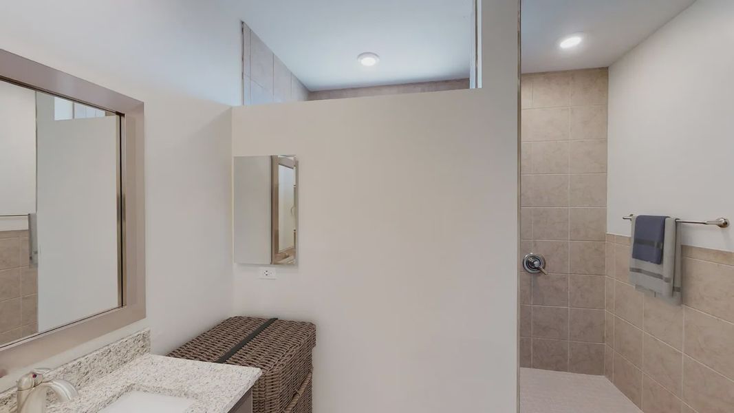 Representative furnished interior of a home built from the 201 by Elliott Homes in Las Barrancas, Yuma (Image 19).