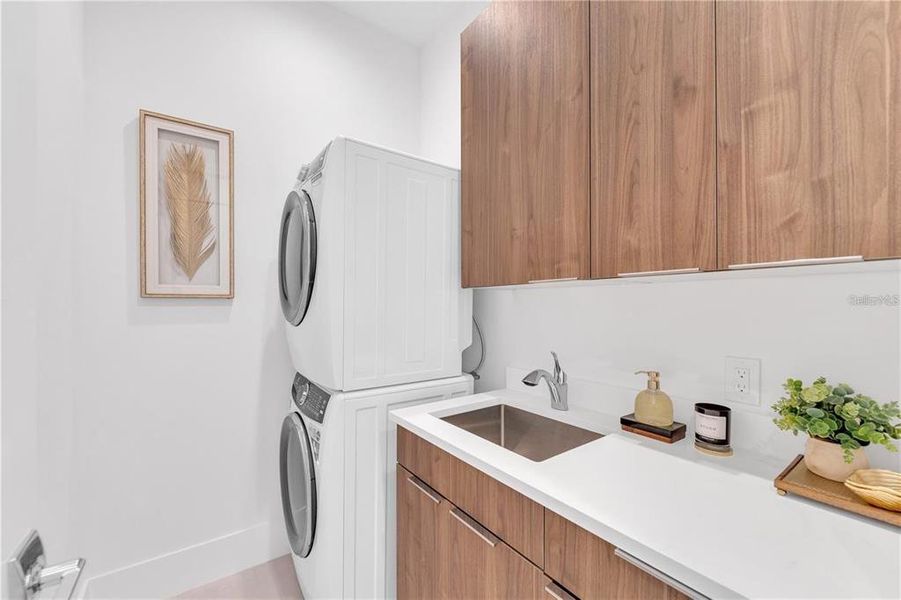 Furnished interior view inside a new home in , Sarasota (Image 74).