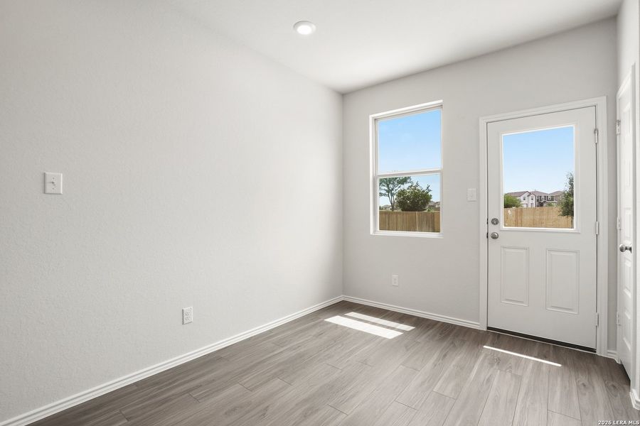 Spacious, unfurnished interior of a new home in Blue Ridge Ranch, San Antonio (Image 23).