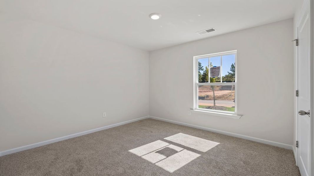 Spacious, unfurnished interior of a new home in Cloverdale Hills, Piedmont (Image 14).