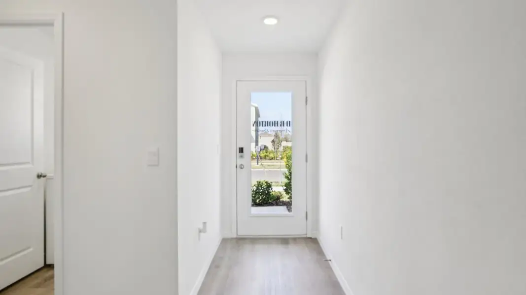Spacious, unfurnished interior of a new home in Sandal Key, Weeki Wachee (Image 20). Spacious, unfurnished interior of a new home in Sandal Key, Weeki Wachee (Image 20).