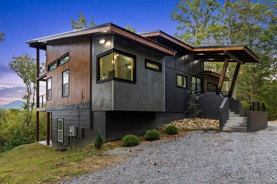 Image 50 of a home in .