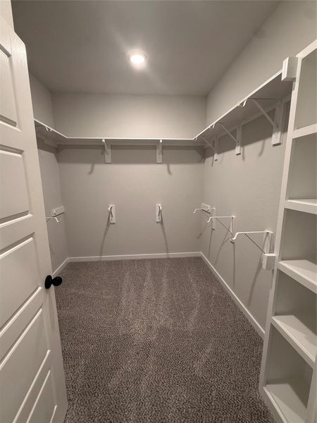 Spacious, unfurnished interior of a new home in Sundance Cove, Crosby (Image 13).
