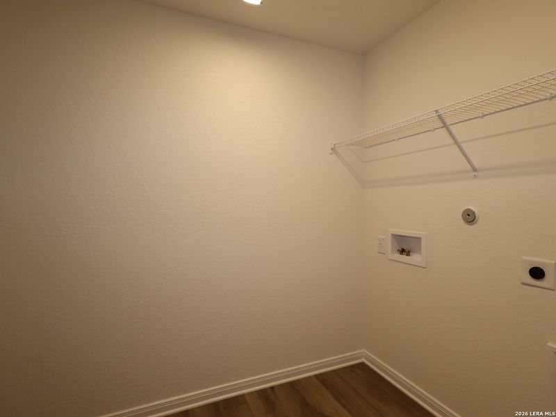 Spacious, unfurnished interior of a new home in Greenspoint Heights, Seguin (Image 36).