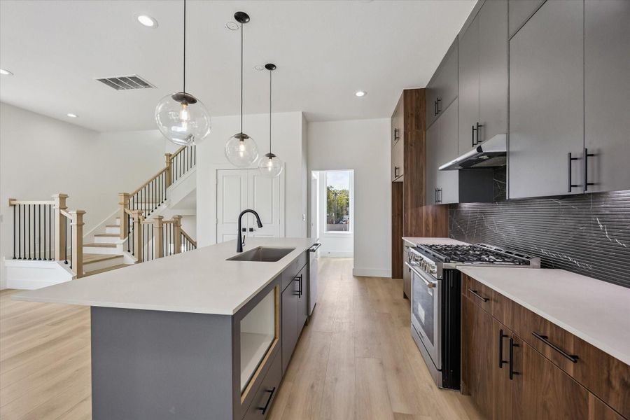 Furnished interior view inside a new home in Thornton Oaks, Houston (Image 13).