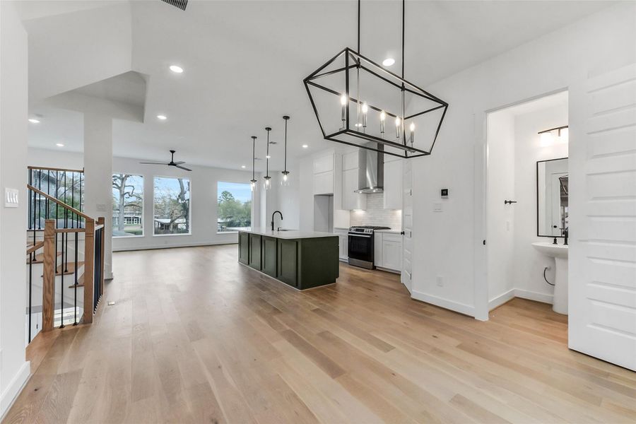 Spacious, unfurnished interior of a new home in , Houston (Image 16).