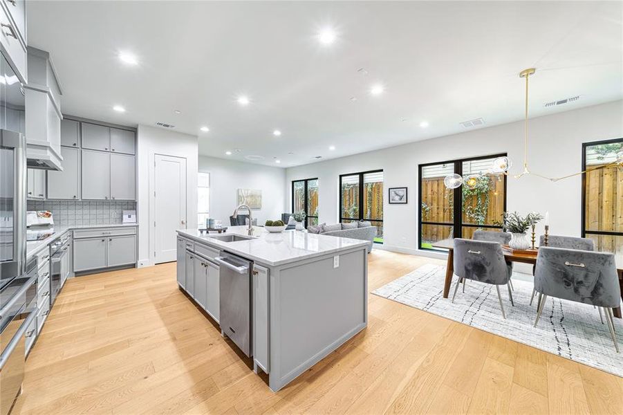 Furnished interior view inside a new home in , Dallas (Image 5).