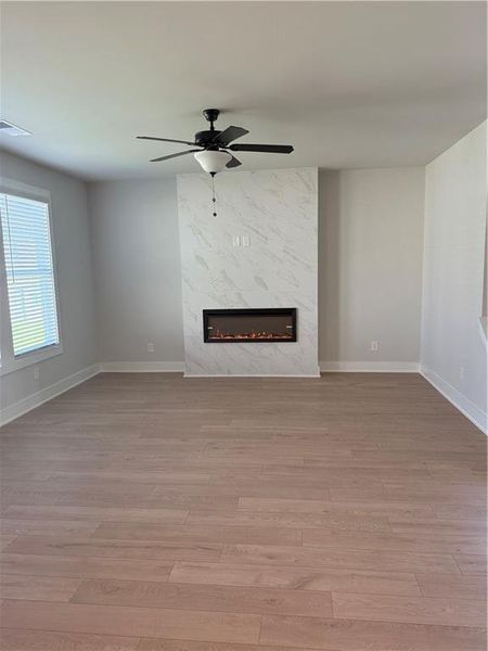 Spacious, unfurnished interior of a new home in The Fairways at Mirror Lake, Villa Rica (Image 11).